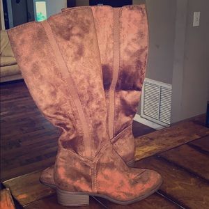 Universal Thread Boots in Brown 👢